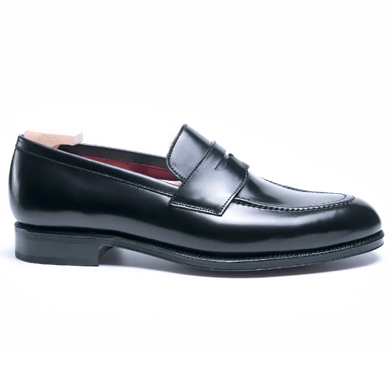 Men's loafers with a stretchy side panel for a better fit520 CORDOVAN