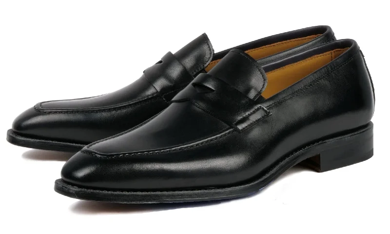 Men's loafers with a rubber sole for durabilityHampton Penny Loafer Black