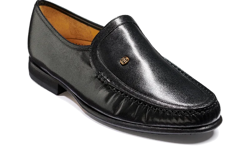 Men's loafers with a moc - toe designValencia - Black Kid