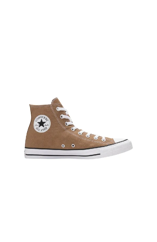 Men's soccer - inspired sneakers with a studded soleChuck Taylor All Star High Top Sand Dune