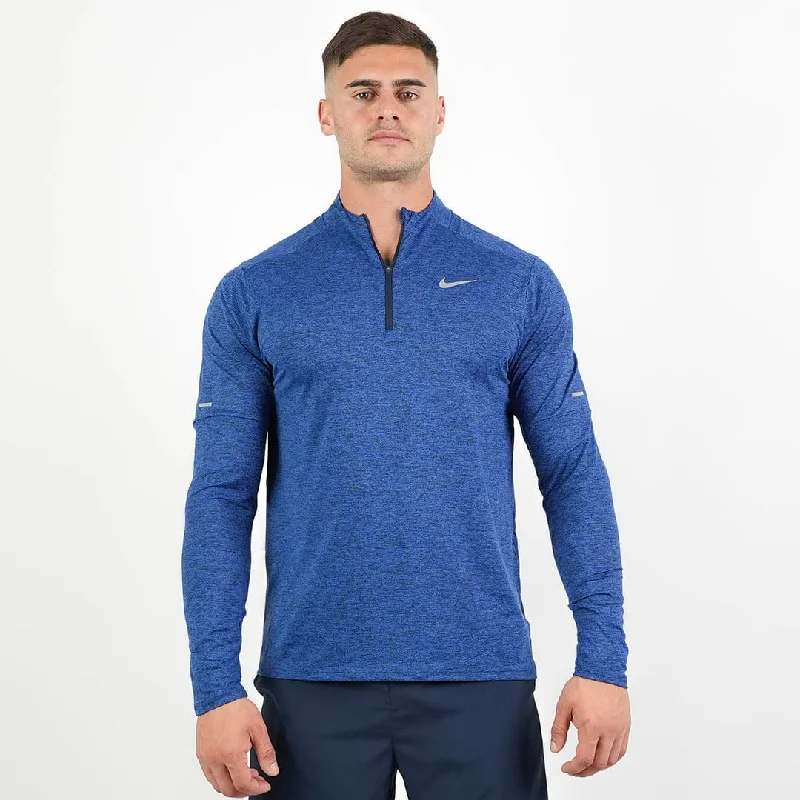 Men's soccer - inspired sneakers with a studded soleMen’s Nike Element Dri-Fit Quarter Zip Top (Deep Blue)