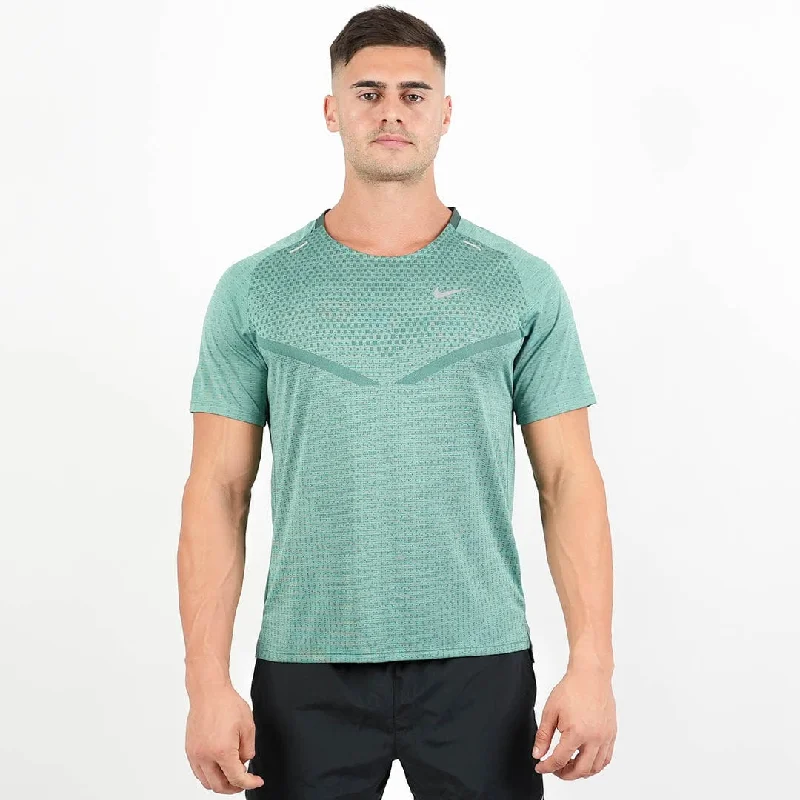 Men's slip - on sneakers with elastic side panelsMen's Nike Dri-Fit Rise 365 Running TechKnit ADV Short Sleeve T - Shirt (Forest Green)