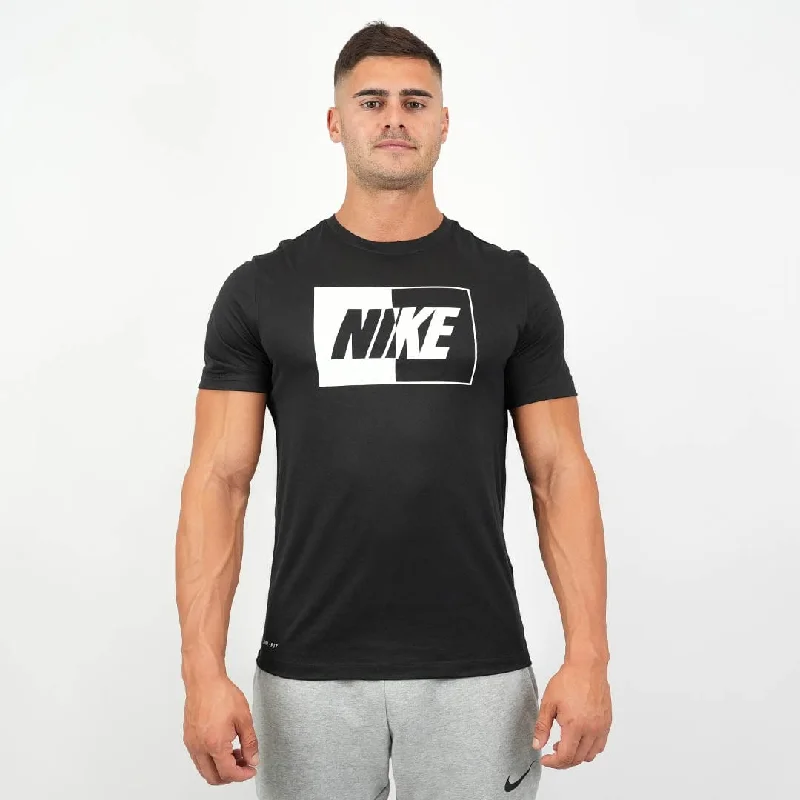 Men's memory - foam insole sneakers for added comfortMens Nike Flip Box Logo Graphic T-Shirt (Black/White)