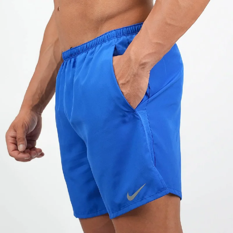 Men's leather - and - mesh combination sneakers for style and functionNike Dri Fit 7 inch Shorts (Deep Blue)