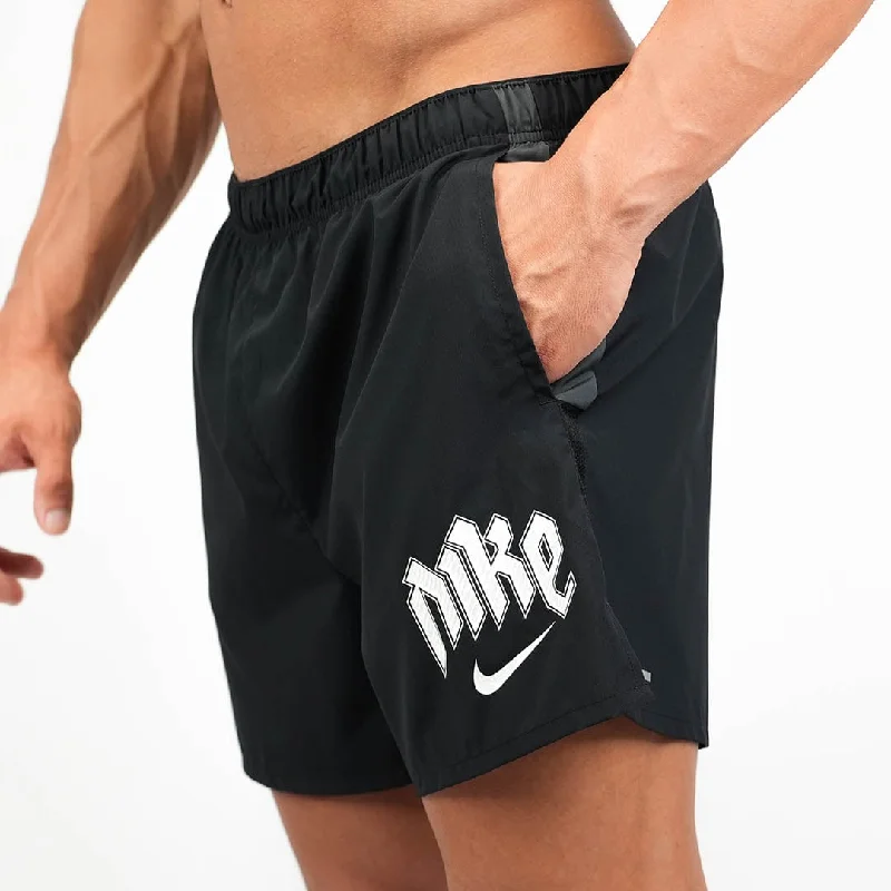 Men's casual sneakers with a woven upper for a unique textureNike Dri Fit Challenger 5 inch shorts (Black/White)