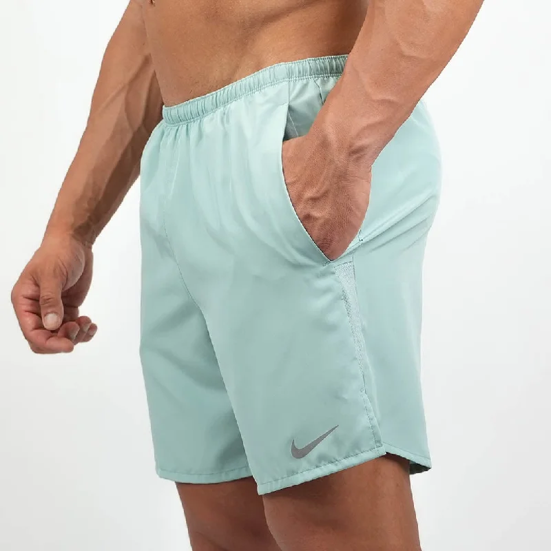 Men's narrow - width sneakers for a snug fitNike Dri Fit Challenger 7 inch Shorts (Mineral Mint)