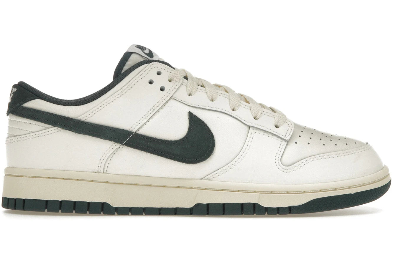 Men's low - profile tennis sneakers for a sleek lookNike Dunk Low Athletic Department Deep Jungle