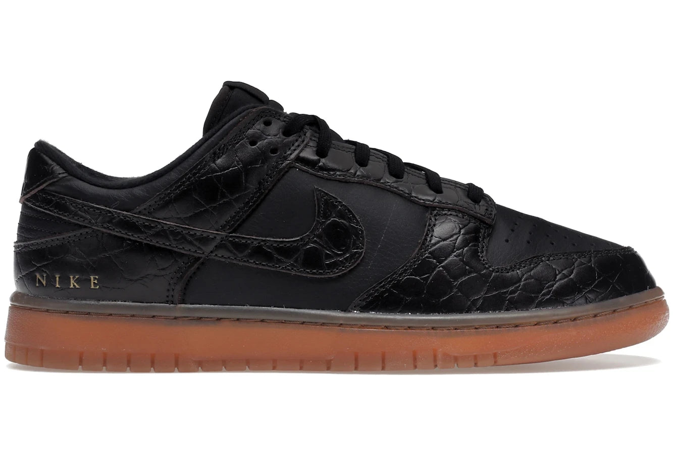 Men's hiking sneakers with a high - traction soleNike Dunk Low Velvet Brown Black