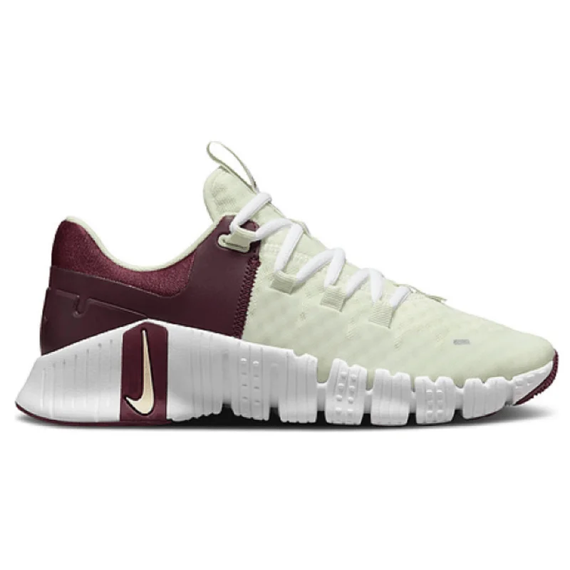 Men's tennis sneakers with a non - slip outsoleWomen’s Nike Free Metcon 5 ‘Sea Glass’