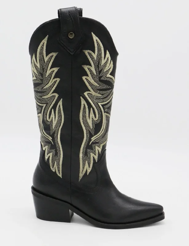 Vintage - style men's western boots with a square toe and spur ledgeDramen western cowboy boots in black leather womens shoes