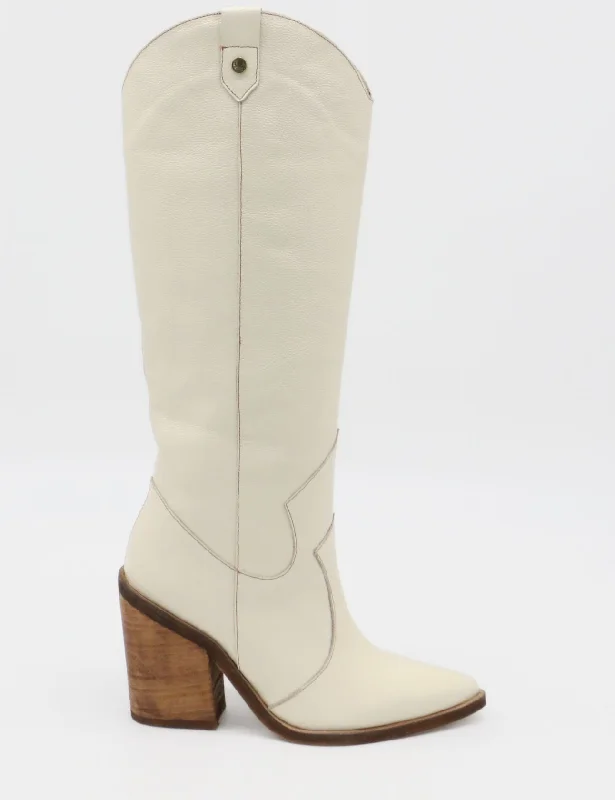 Vintage - style men's western boots with a square toe and spur ledgeMacao western cowboy boots in off white leather womens shoes